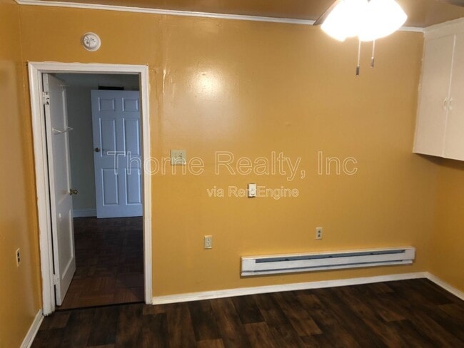 Photo - 517 NE Main St