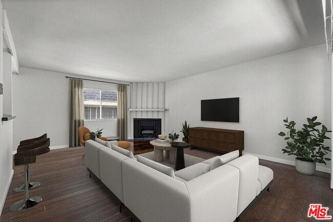 Photo - 1342 Harvard St Unit 204