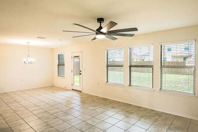 Photo - 5527 Castle Brook Dr