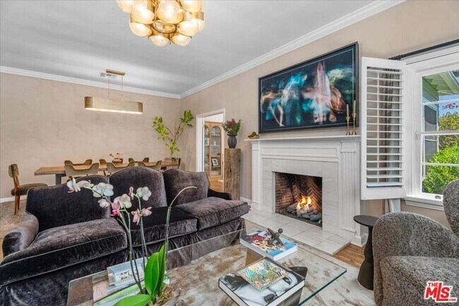 Photo - 955 Harvard St
