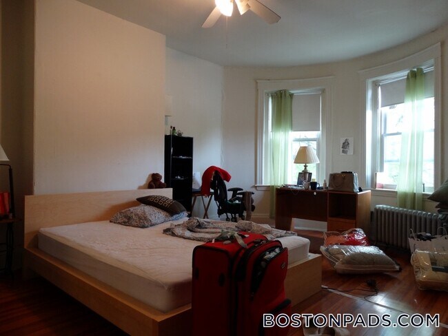 Photo - 1381 Commonwealth Ave Unit 4