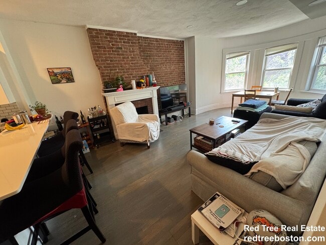 Photo - 1406 Beacon St Unit 3