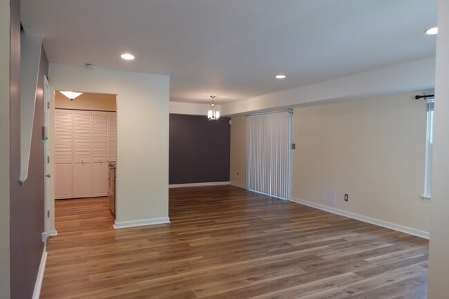 Photo - 3001 N Dale Ct
