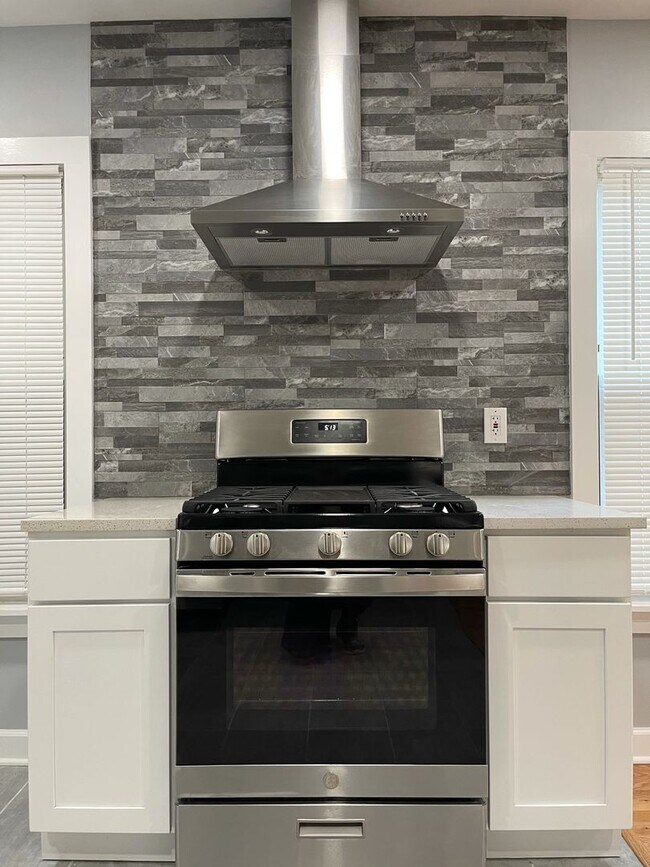 Photo - 402-404 Poplar St Unit 1st Fl