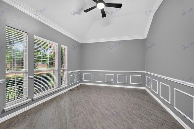 Photo - 608 Walnut Hollow Dr