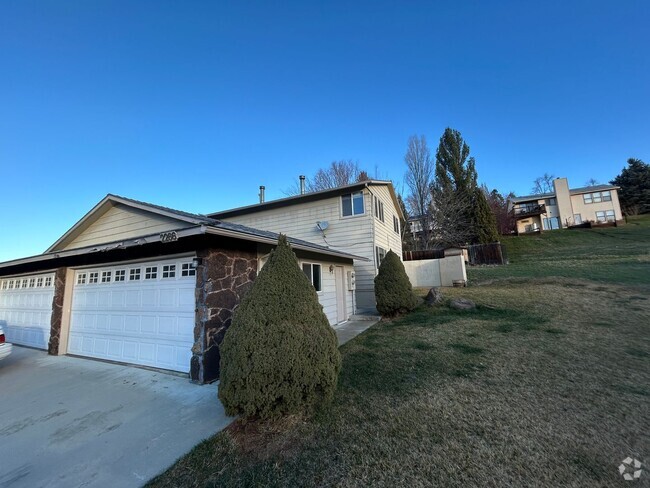 Building Photo - Cute Boise Duplex Rental