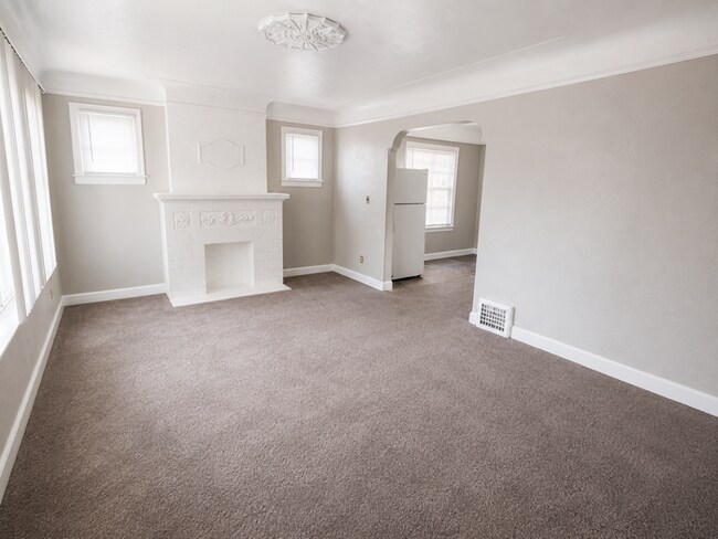 Beautiful Flat Section 8 Accepted