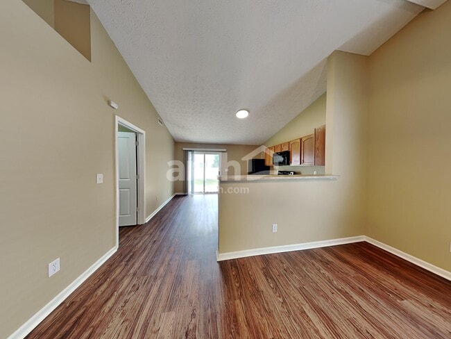 Photo - 1169 Frogs Leap