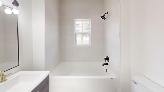 Photo - 1129 W 14th St