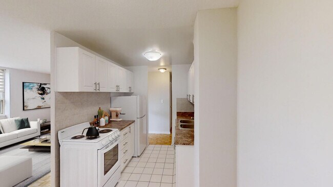 Photo - 15 Leslie Street