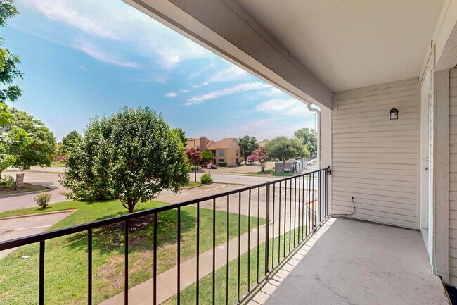 Photo - Stylish Upstairs Corner Unit Near Lake Ray Hubbard
