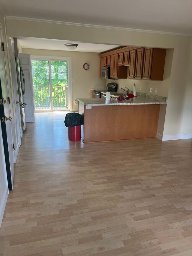 Great location in Kittery Rental House Rental in Kittery, ME