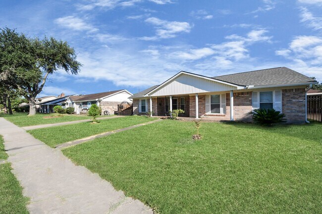 Photo - 9222 Sharpview Dr