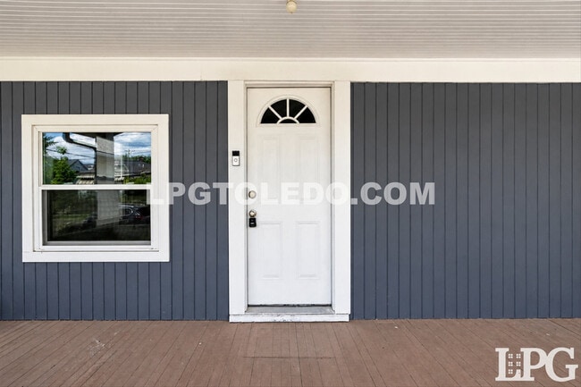 Photo - 544 Woodsdale Ave