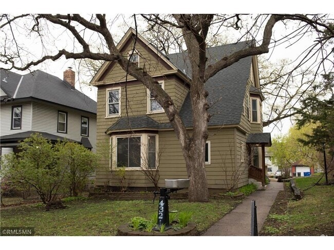 Building Photo - 432 N Dewey St Unit #2 Rental