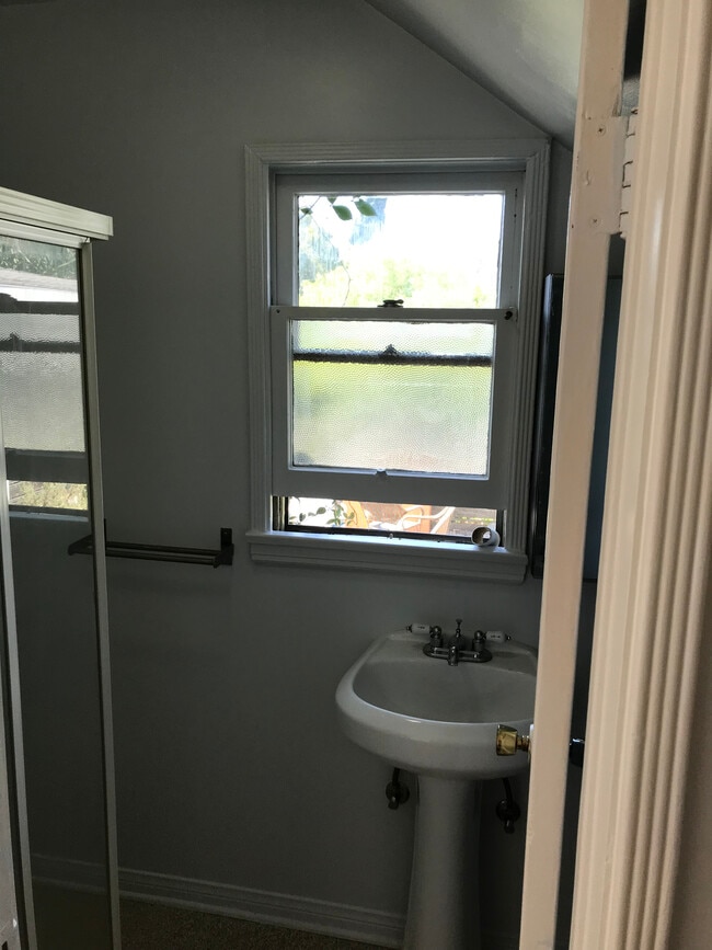 Photo - 2966 Hyperion Ave Unidad 2966