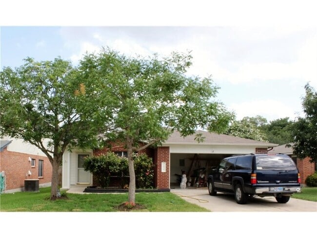 Building Photo - 1806 Lloydminister Way Rental