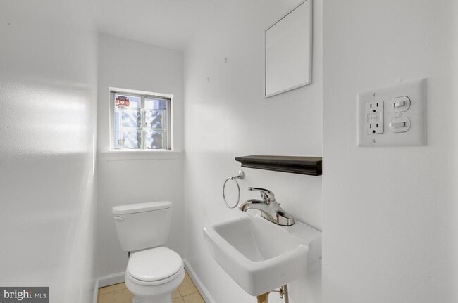 Photo - 2215 S Hicks St