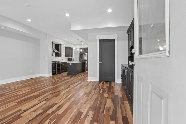 470-472 King Ave