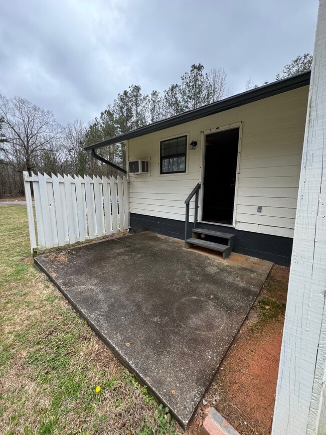 Photo - 111 Sinclair Marina Rd NE