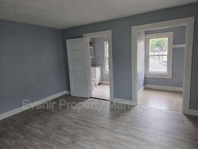 Photo - 626 Pritz Ave