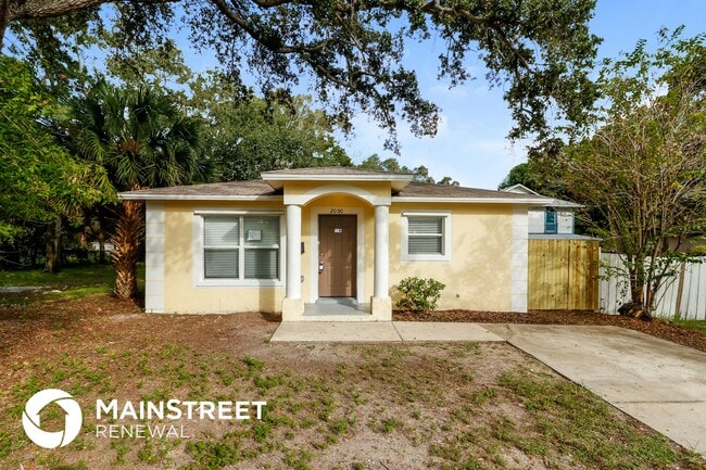 Building Photo - 2050 14th St S