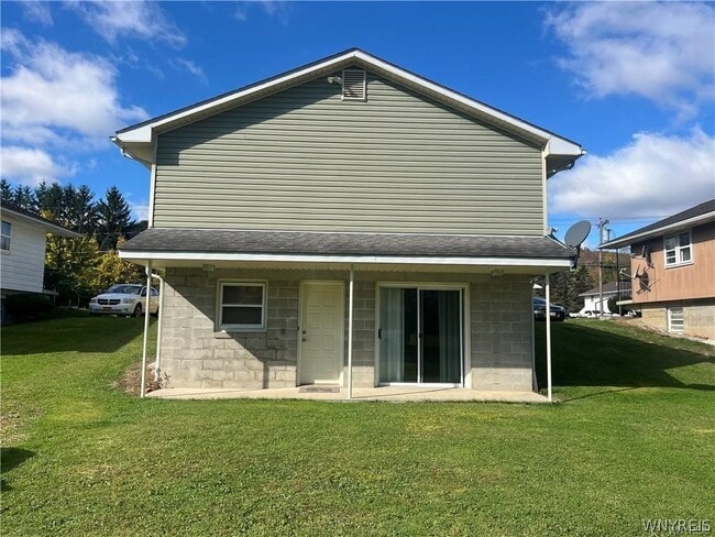 Building Photo - 533 Martha Ave