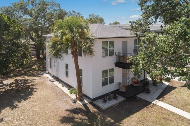 Building Photo - 511 16th St S