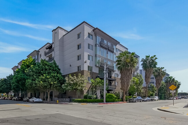 Photo - 629 Traction Ave