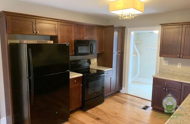Photo - 19 Skyland Dr