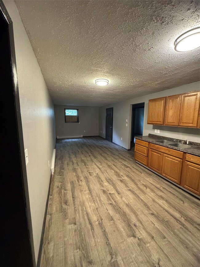 Building Photo - 111 E Franklin St Unit C4