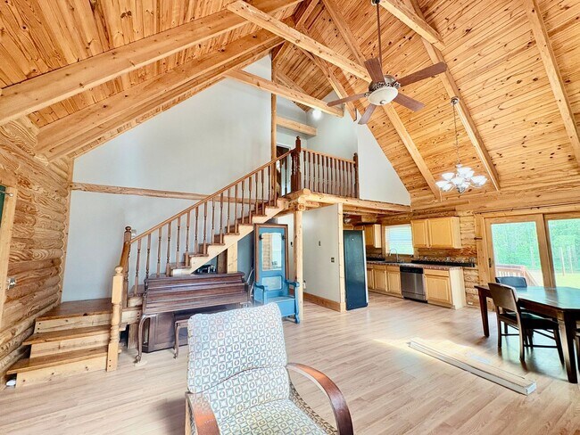 Photo - 413 Skyview Dr