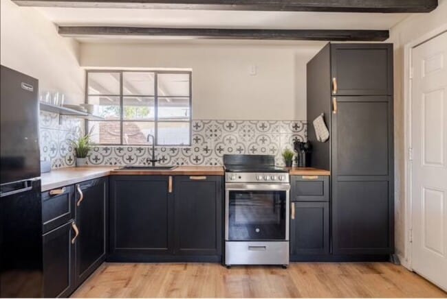 Photo - 1802 E Cypress St