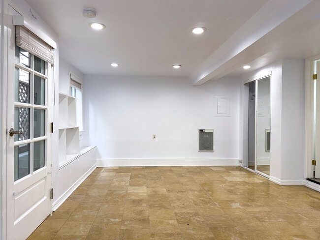 Photo - 344a Utah St