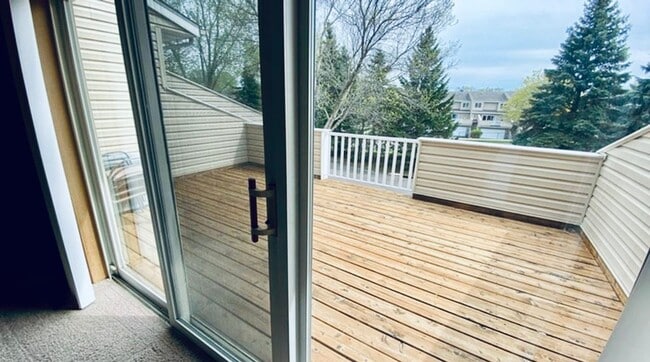 Photo - Spacious 2-Bedroom, 2.5 Bathroom, Tri-Leve...