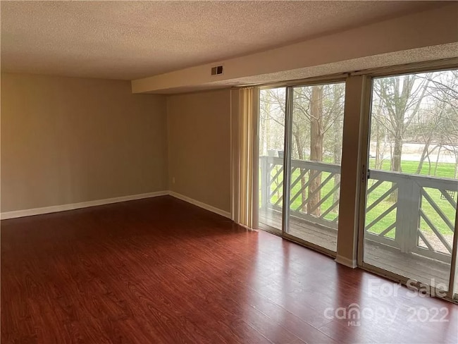 Photo - 9520 Shannon Green Dr Unidad G