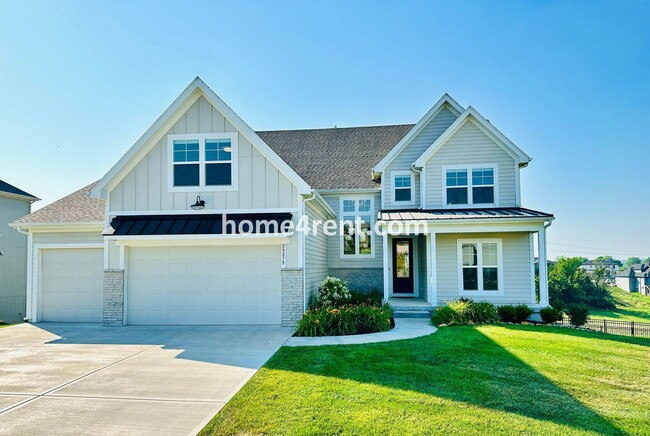 Photo - Exceptional Olathe Home in the Cedar Creek Subdivision w/ Wood Floors and a Finished Basment!
