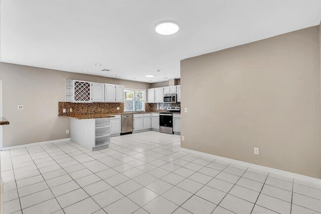 Building Photo - 6144 Royal Lytham Dr