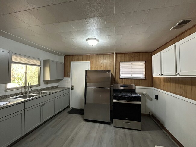 Photo - 15907 Knight