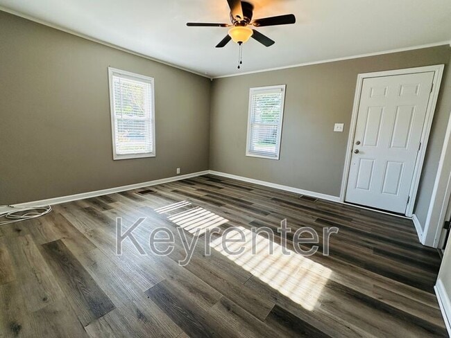 Photo - 1206 Cedar Ln