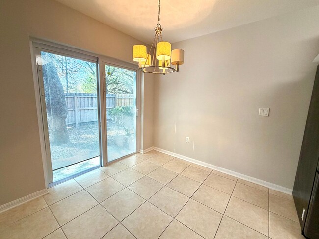 Photo - 3 Bedroom 2.5 Bathroom in Ashburn Square