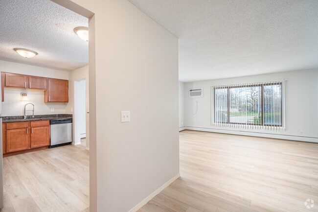 2BR,2BA - 1065SF - Entry