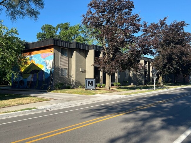 Building Photo - The Marshall Place