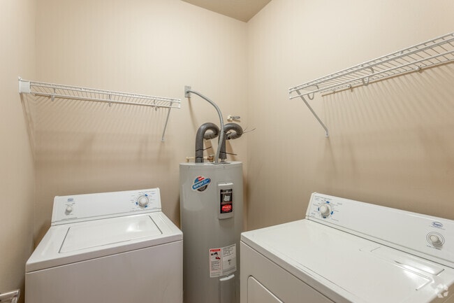 2HAB, 2BA - 1,330 ft²