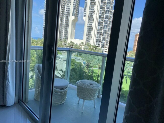 Photo - 19370 Collins Ave Unit 627