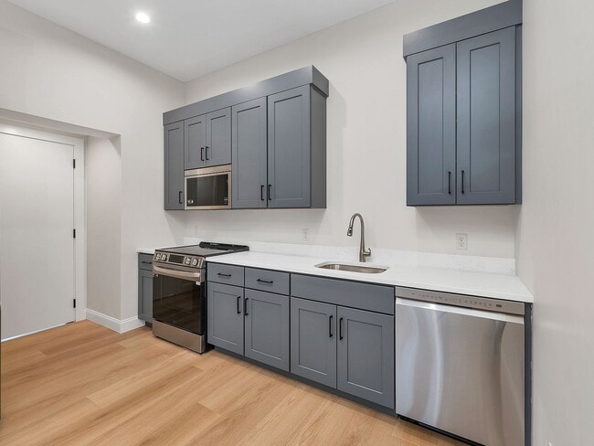 Photo - 177 N Main St Unidad 102