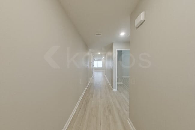 Photo - 122 Metalmark Dr