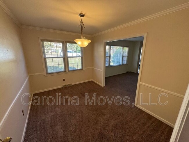 Photo - 502 Rosebud Ln