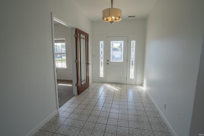 Photo - 2706 Grosbeak Ln