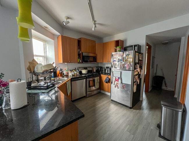 Photo - 6421 N Greenview Ave